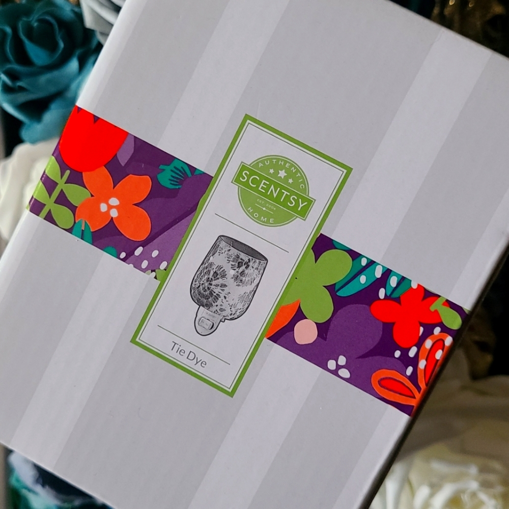 Scentsy Mini Warmer: tye dye style; wall plug